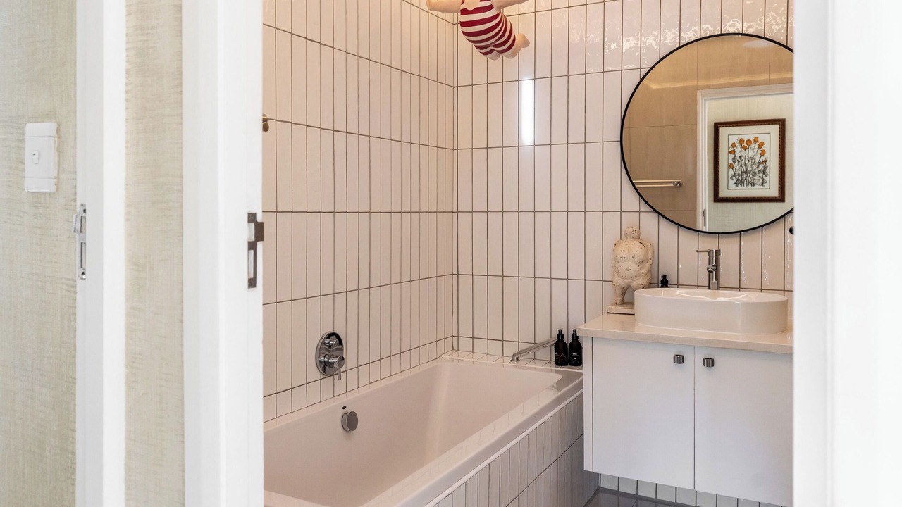 Photo of Bathroom in Flora Park