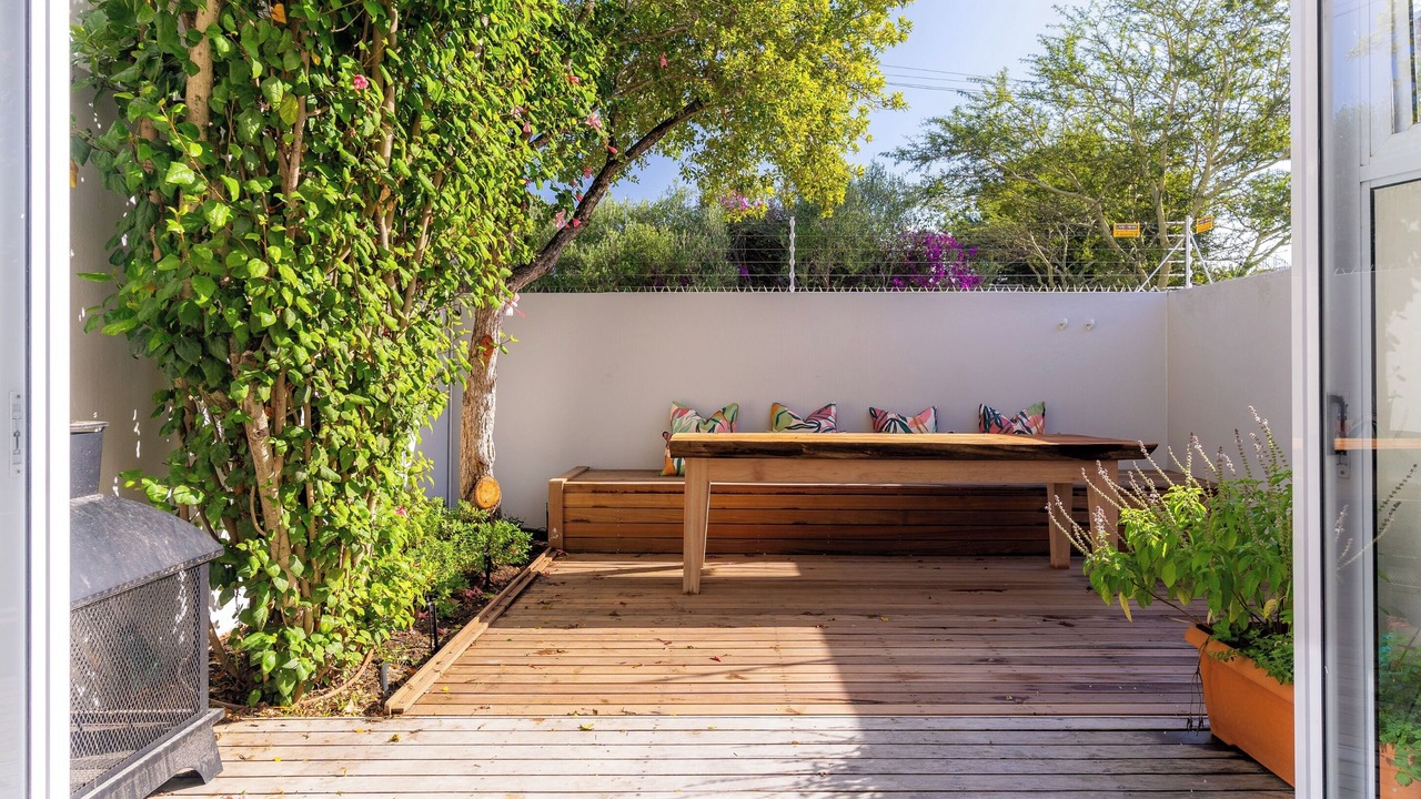 Photo of Patio Balcony in Flora Park