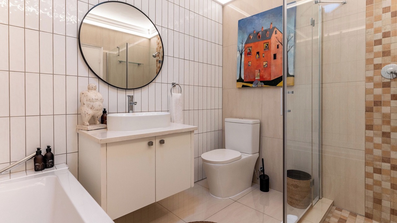 Photo of Bathroom in Flora Park