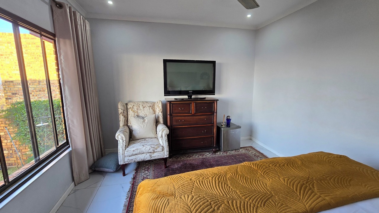 Photo of Bedroom in Constantia Kloof