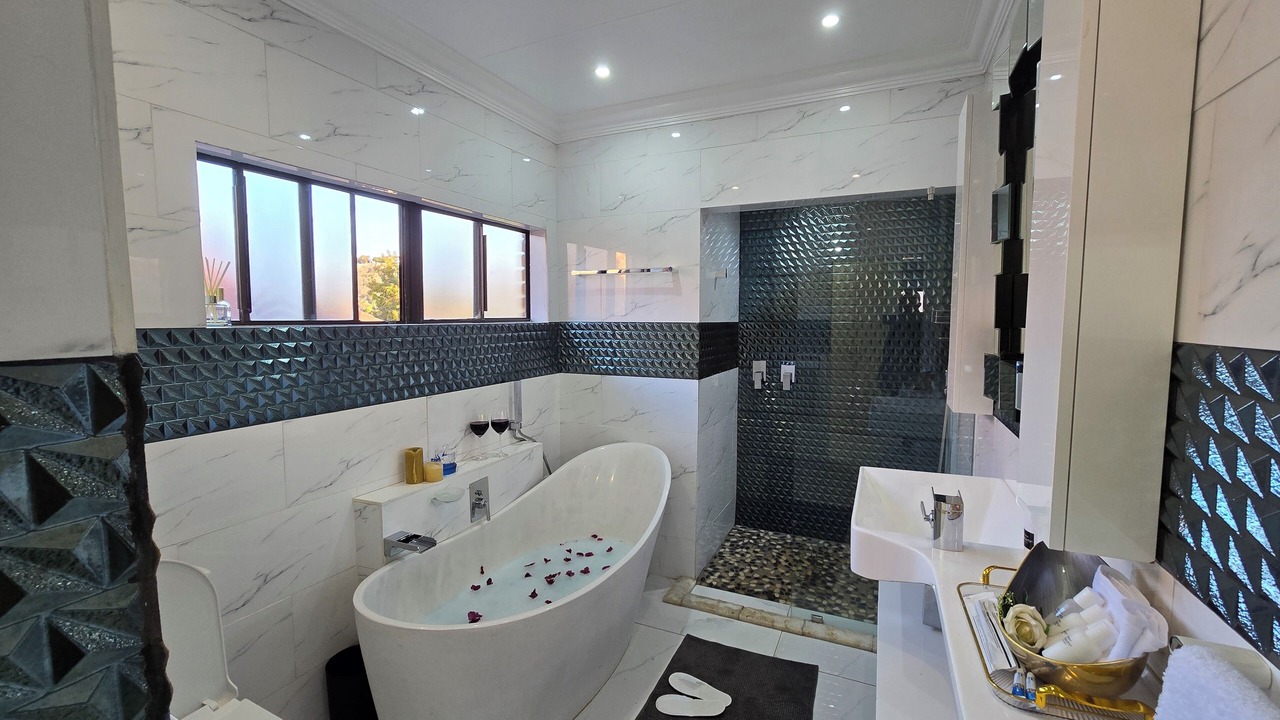 Photo of Bathroom in Constantia Kloof