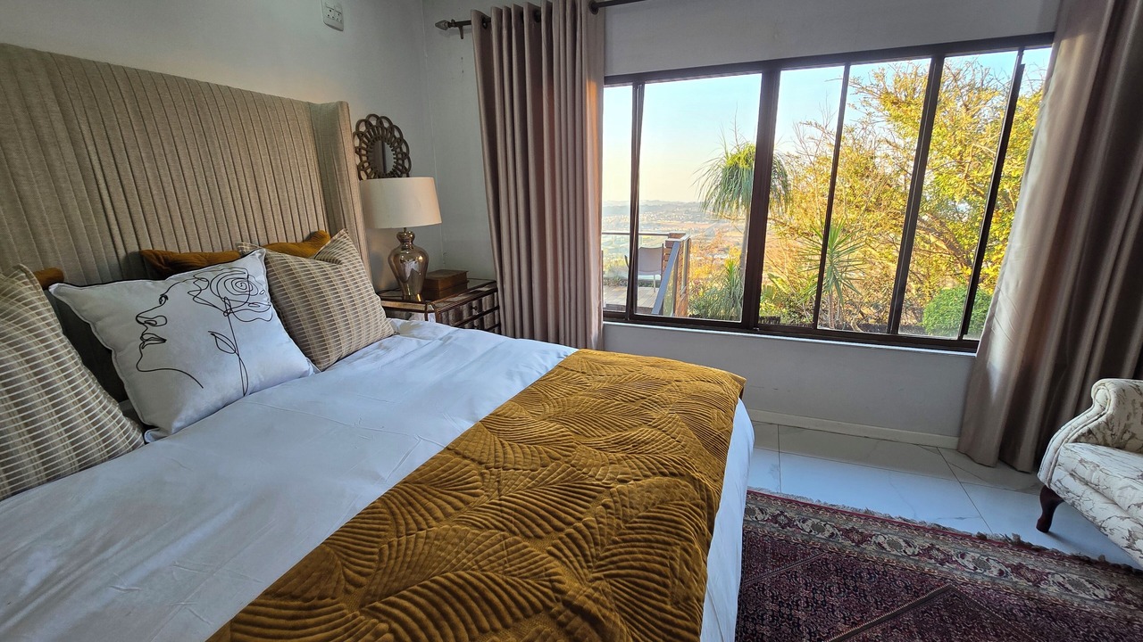 Photo of Bedroom in Constantia Kloof