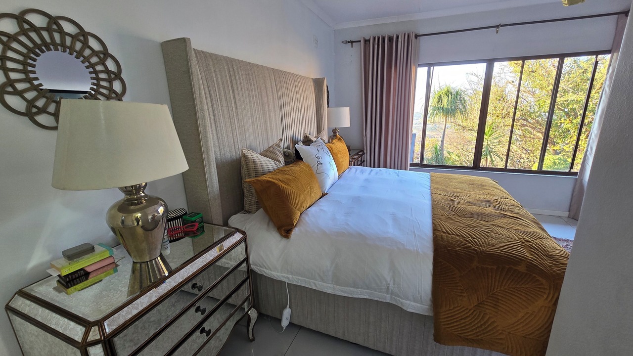 Photo of Bedroom in Constantia Kloof