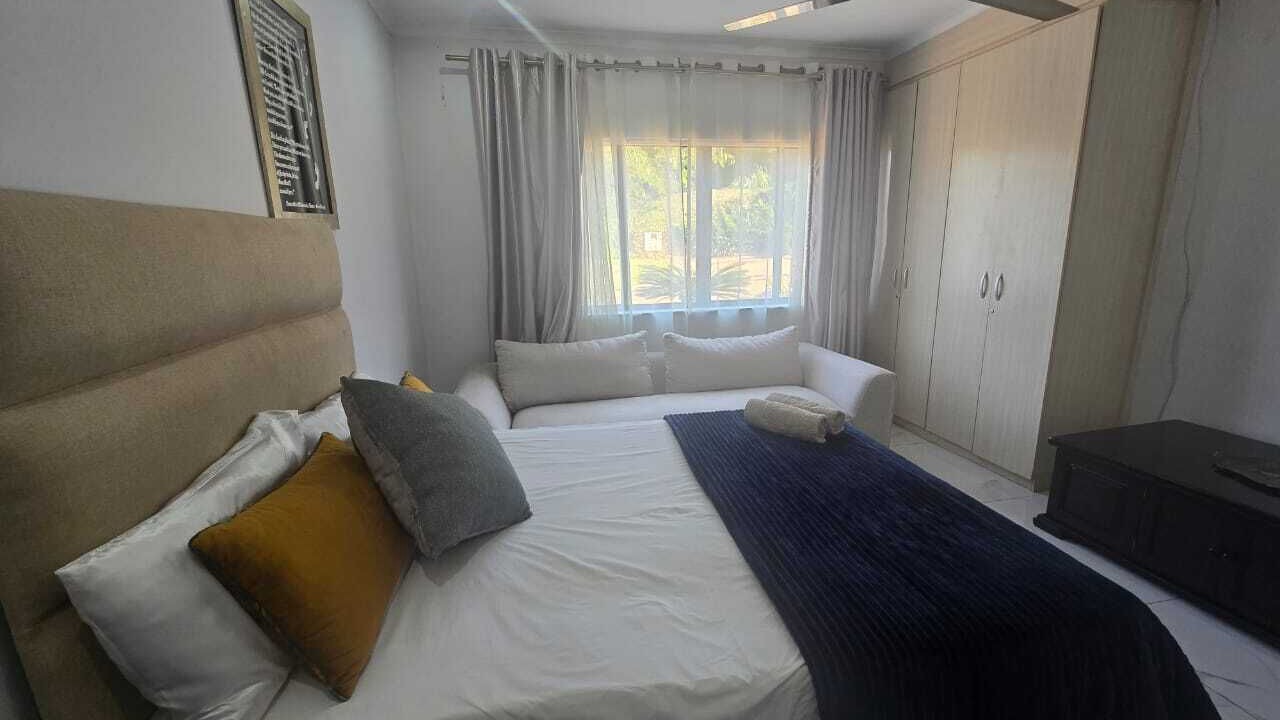 Photo of Bedroom in Constantia Kloof