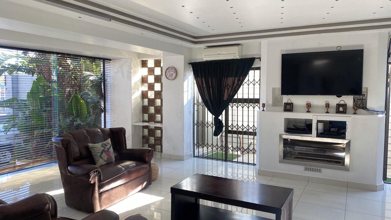 Photo of Livingroom in Parow North