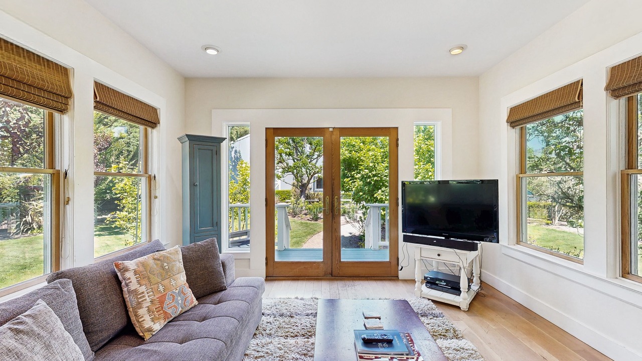Photo of Livingroom in Geyserville