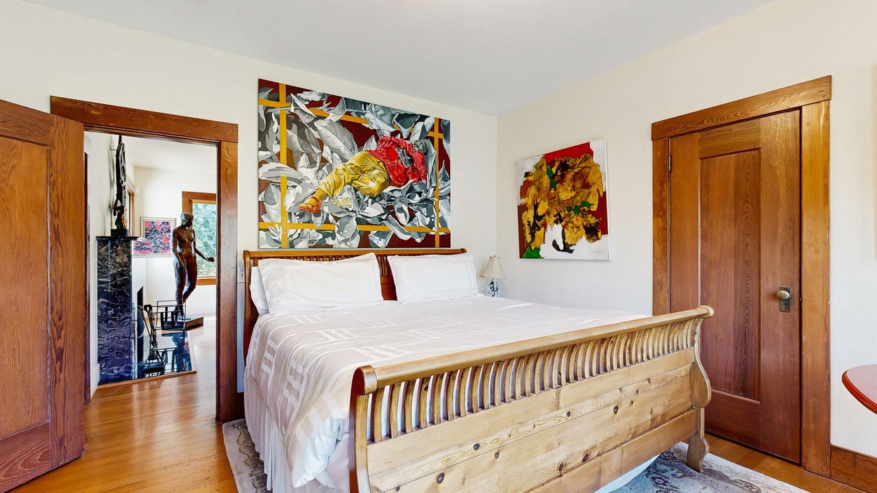 Photo of Bedroom in Geyserville