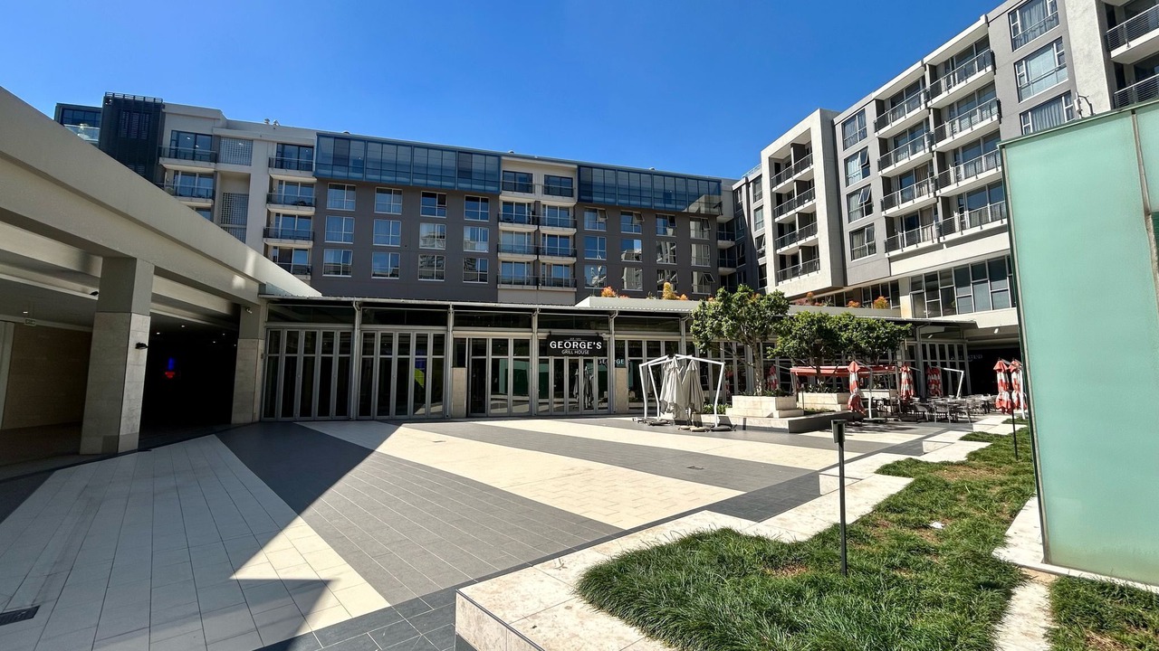 Photo of Outdoor in Kew