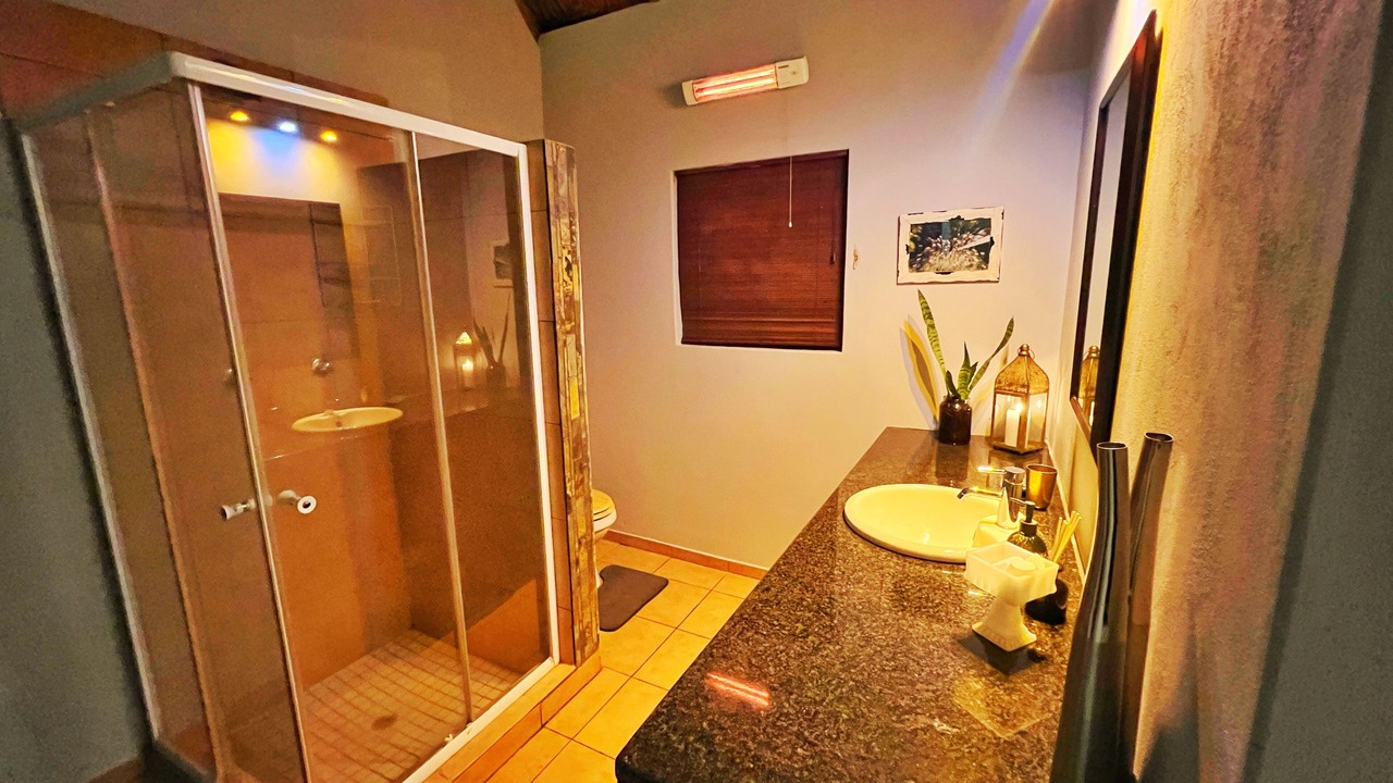 Photo of Bathroom in Greater Johannesburg Metropolitan Area
