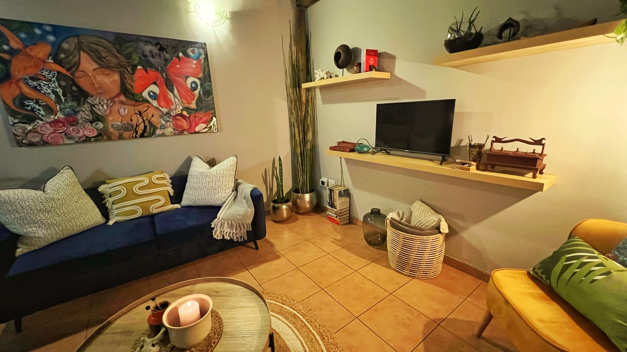 Photo of Livingroom in Greater Johannesburg Metropolitan Area