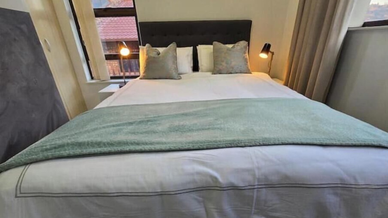 Photo of Bedroom in Constantia Kloof