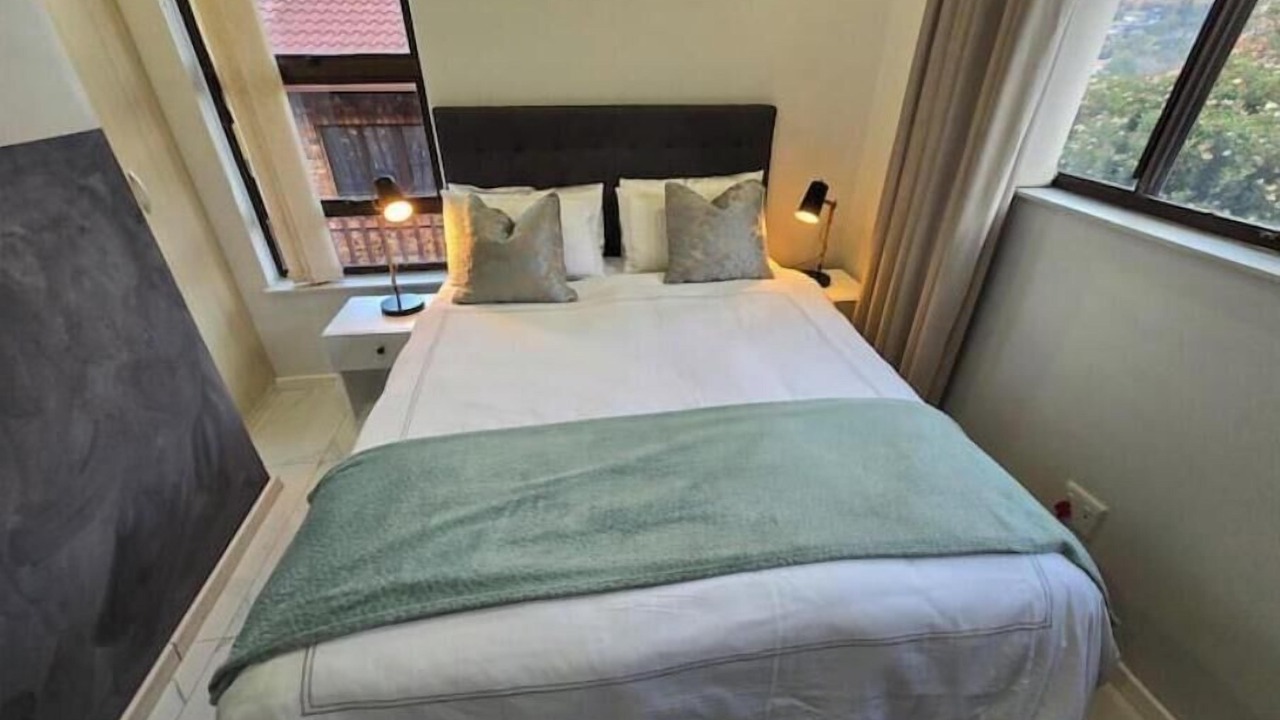 Photo of Bedroom in Constantia Kloof