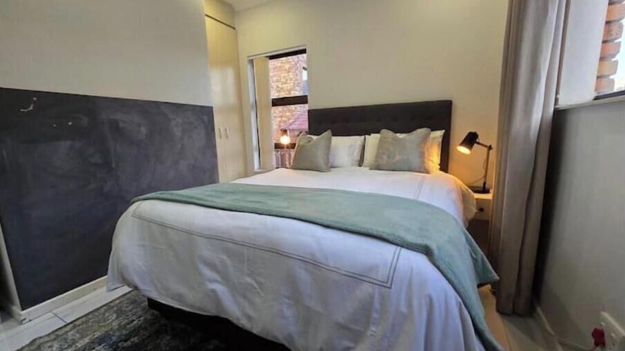 Photo of Bedroom in Constantia Kloof