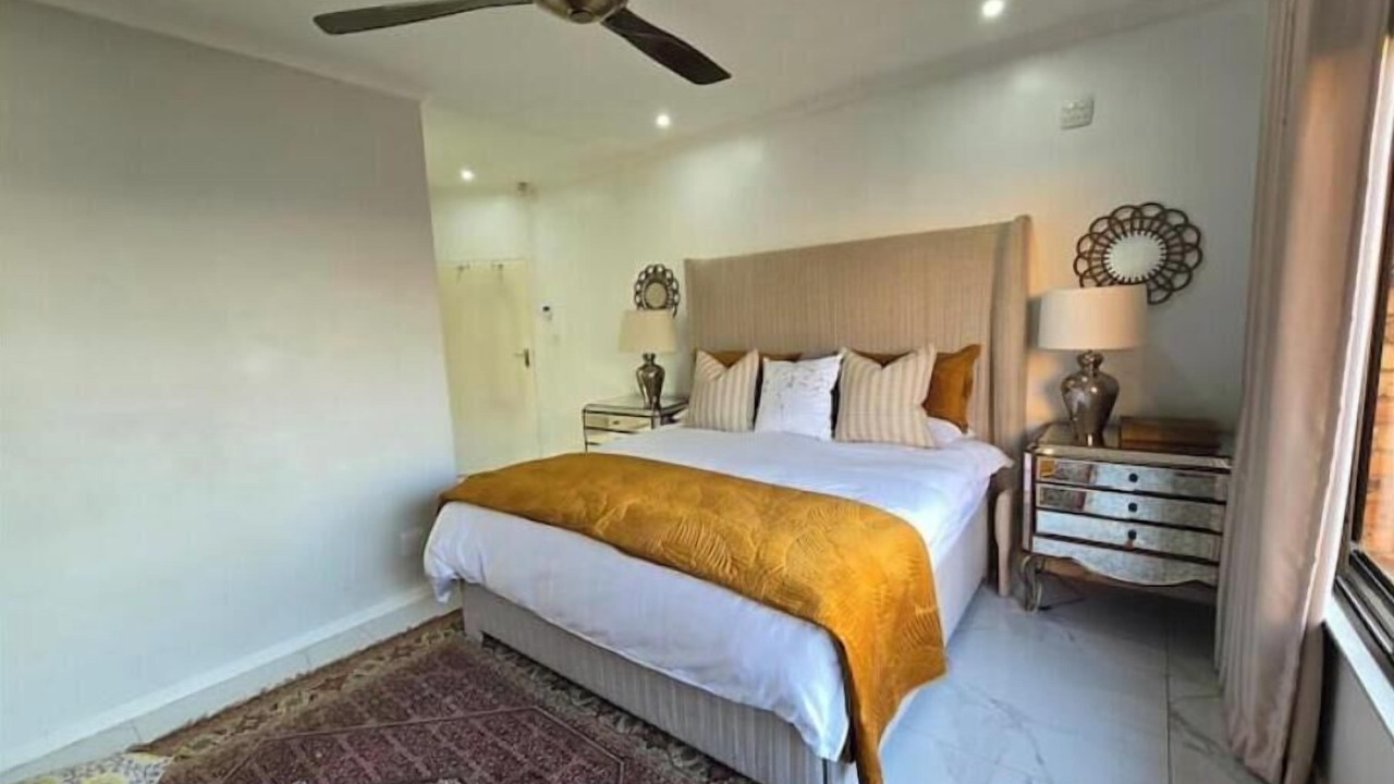 Photo of Bedroom in Constantia Kloof