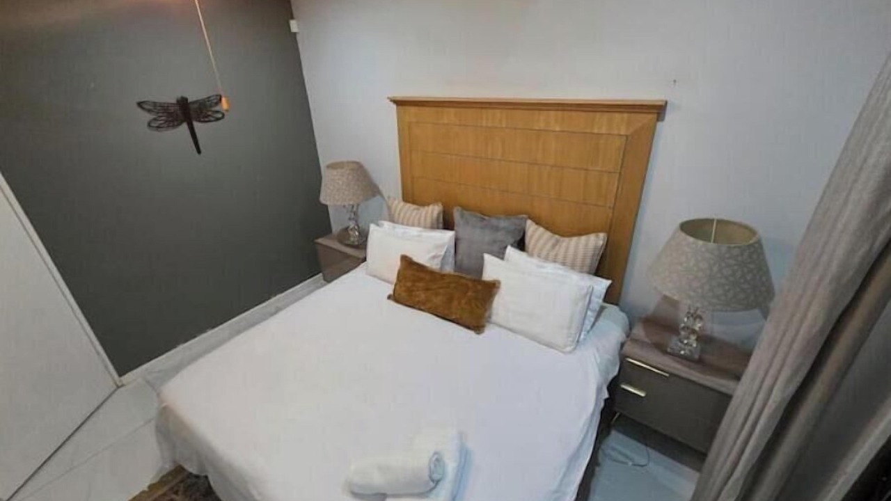 Photo of Bedroom in Constantia Kloof