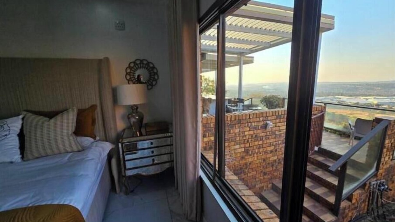 Photo of Bedroom in Constantia Kloof
