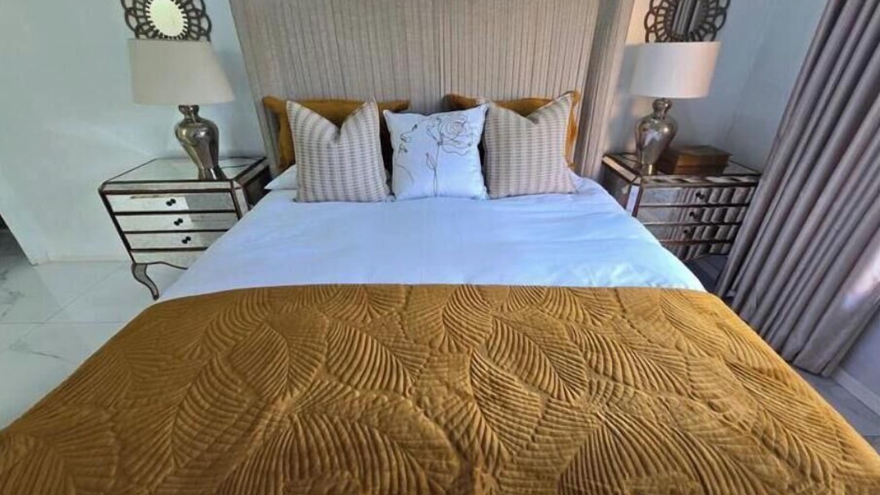 Photo of Bedroom in Constantia Kloof