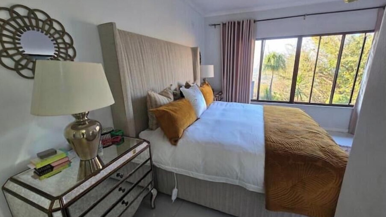 Photo of Bedroom in Constantia Kloof
