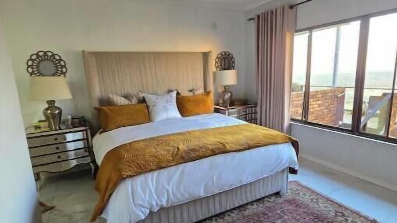 Photo of Bedroom in Constantia Kloof