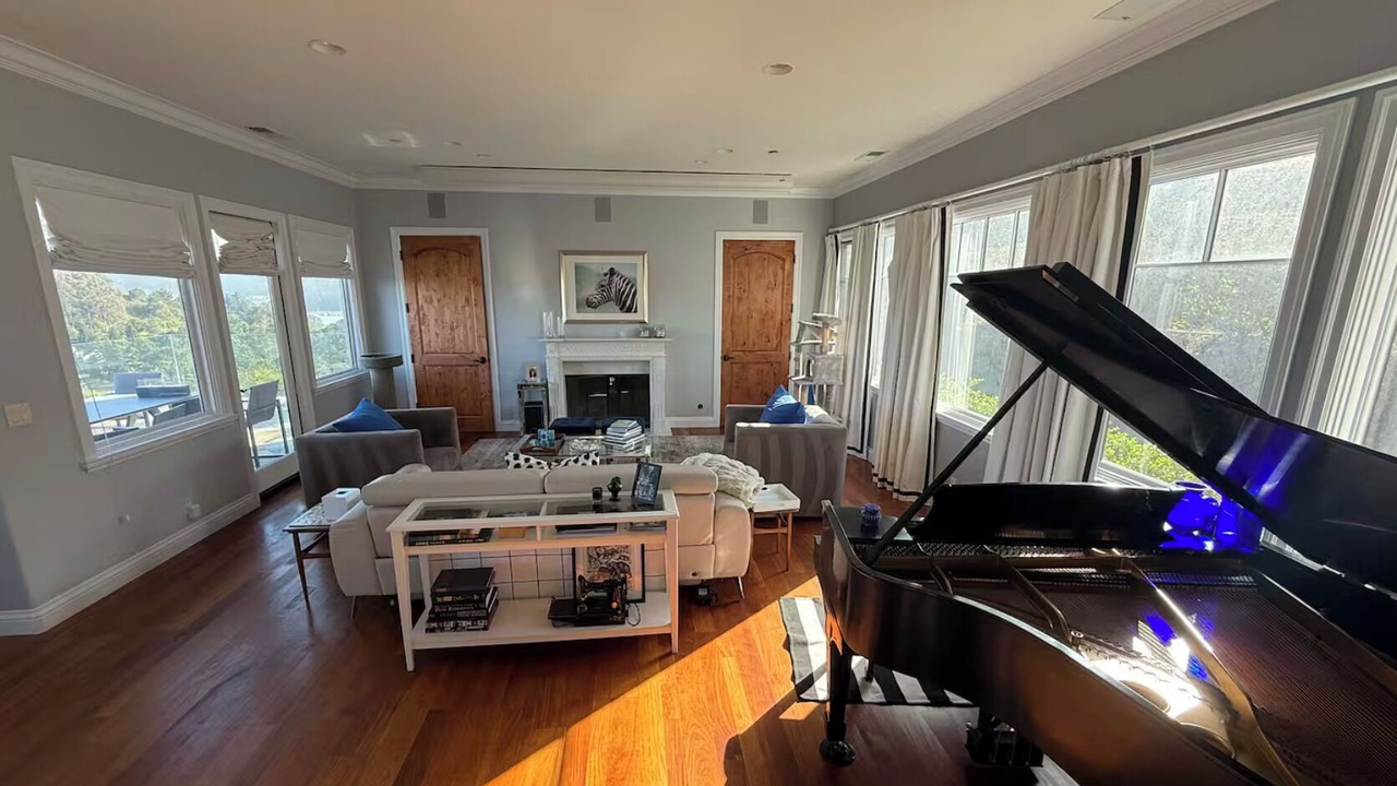 Photo of Livingroom in Strawberry