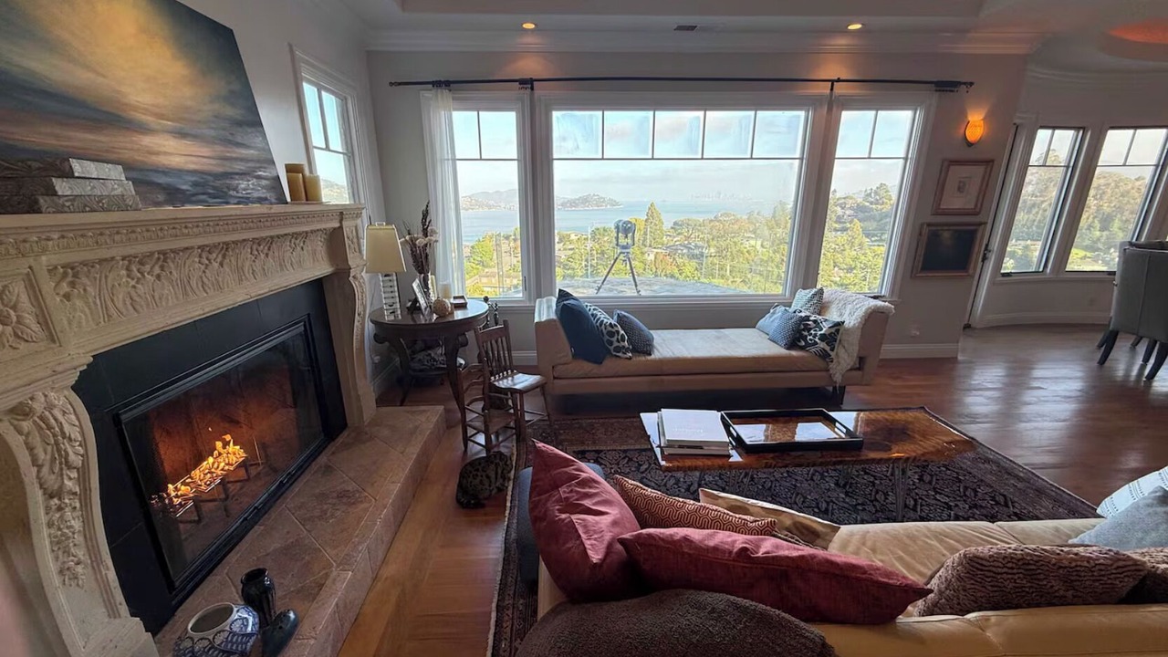 Photo of Livingroom in Strawberry