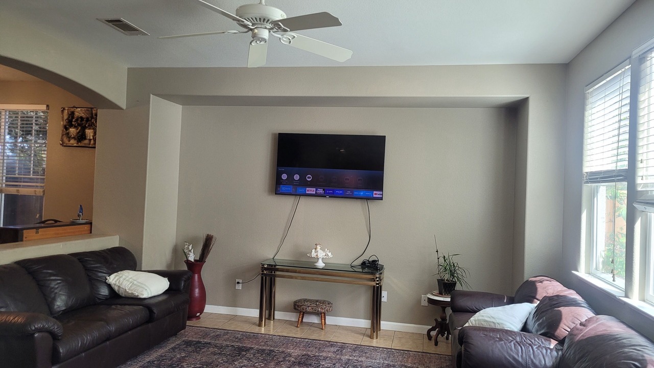 Photo of Livingroom in Pittsburg