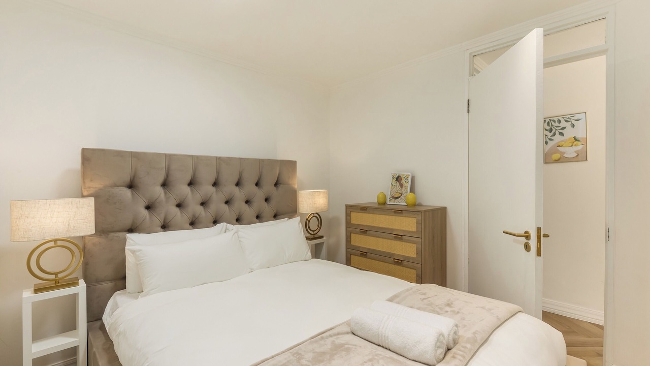 Photo of Bedroom in Three Anchor Bay