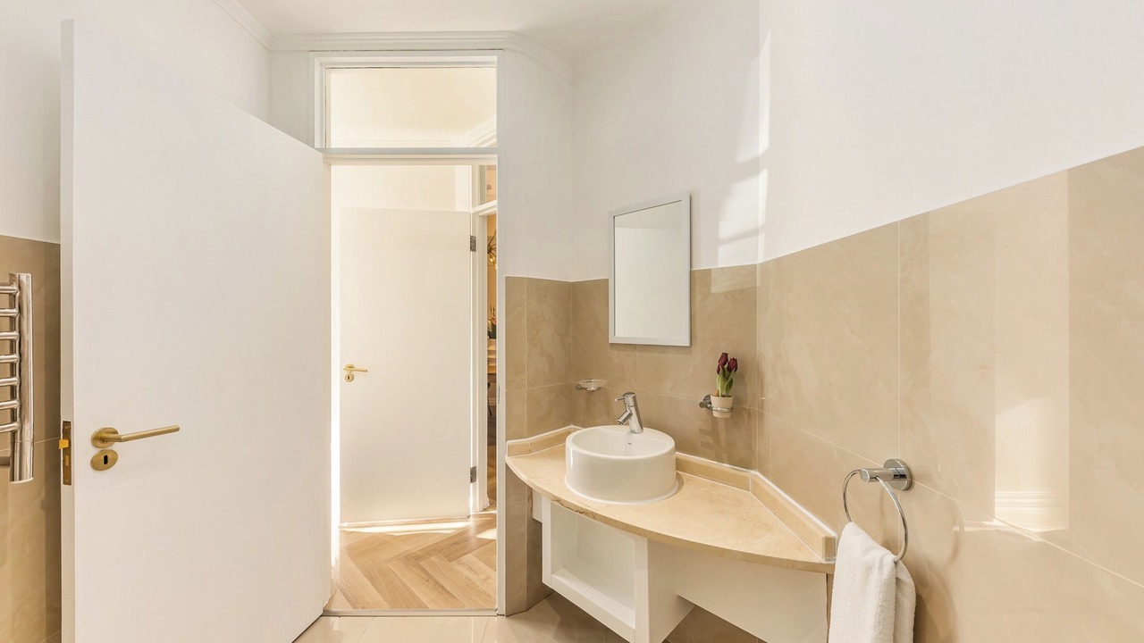 Photo of Bathroom in Three Anchor Bay