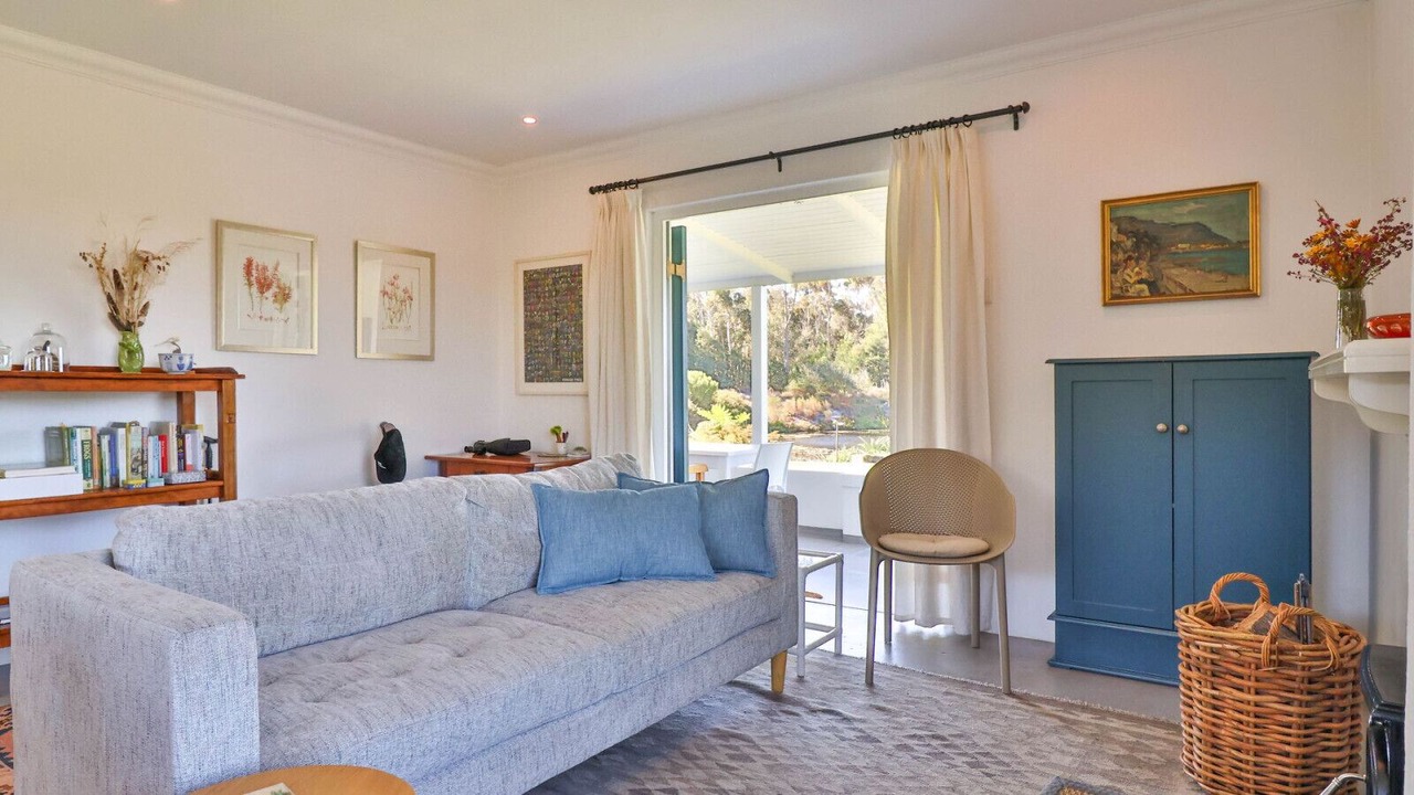 Photo of Livingroom in Stanford