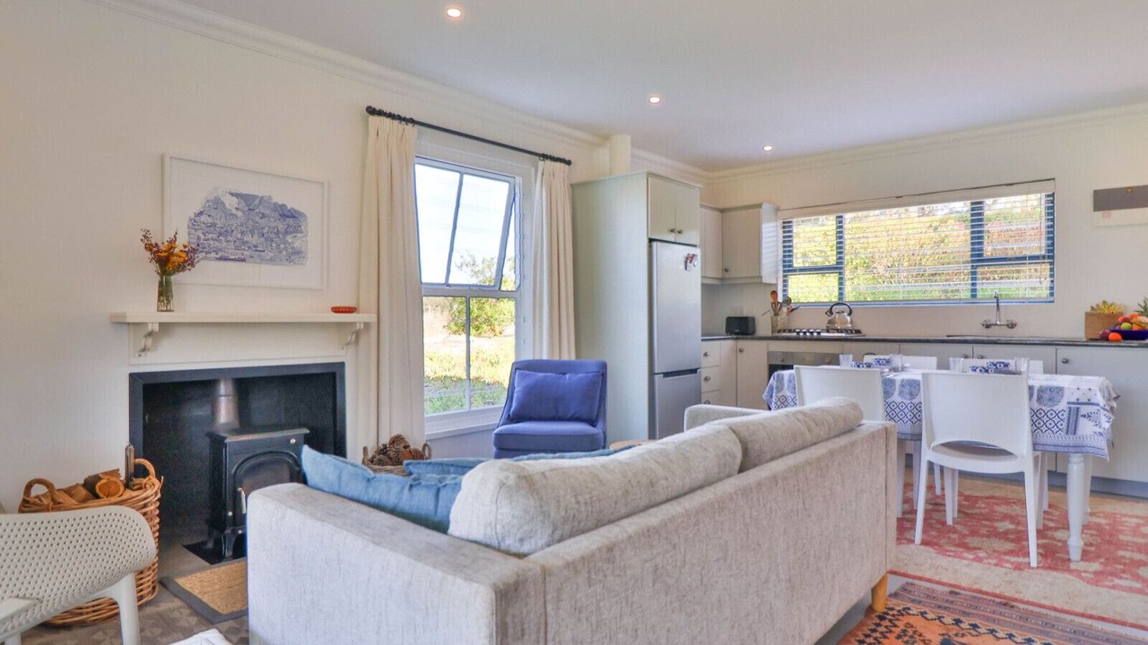 Photo of Livingroom in Stanford