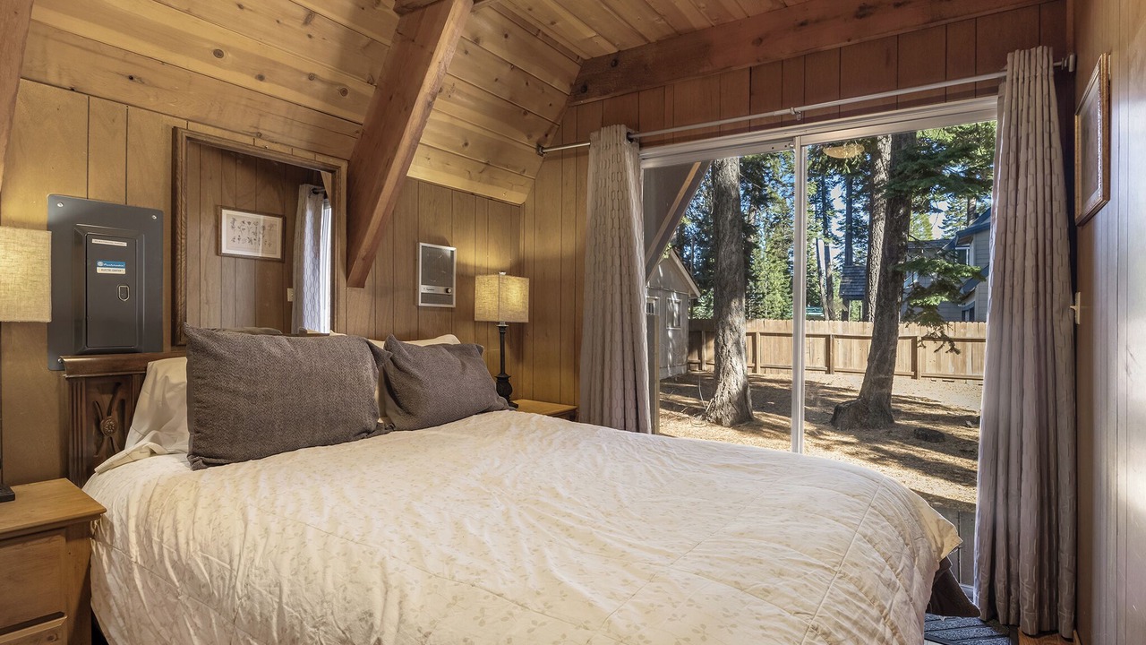 Photo of Bedroom in Comstock Acres