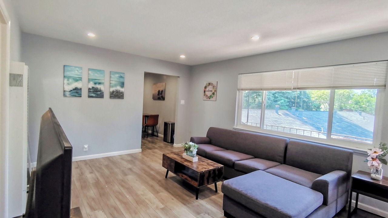 Photo of Livingroom in Old Mountain View