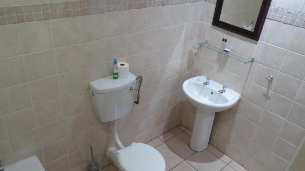 Photo of Bathroom in Fichardt Park