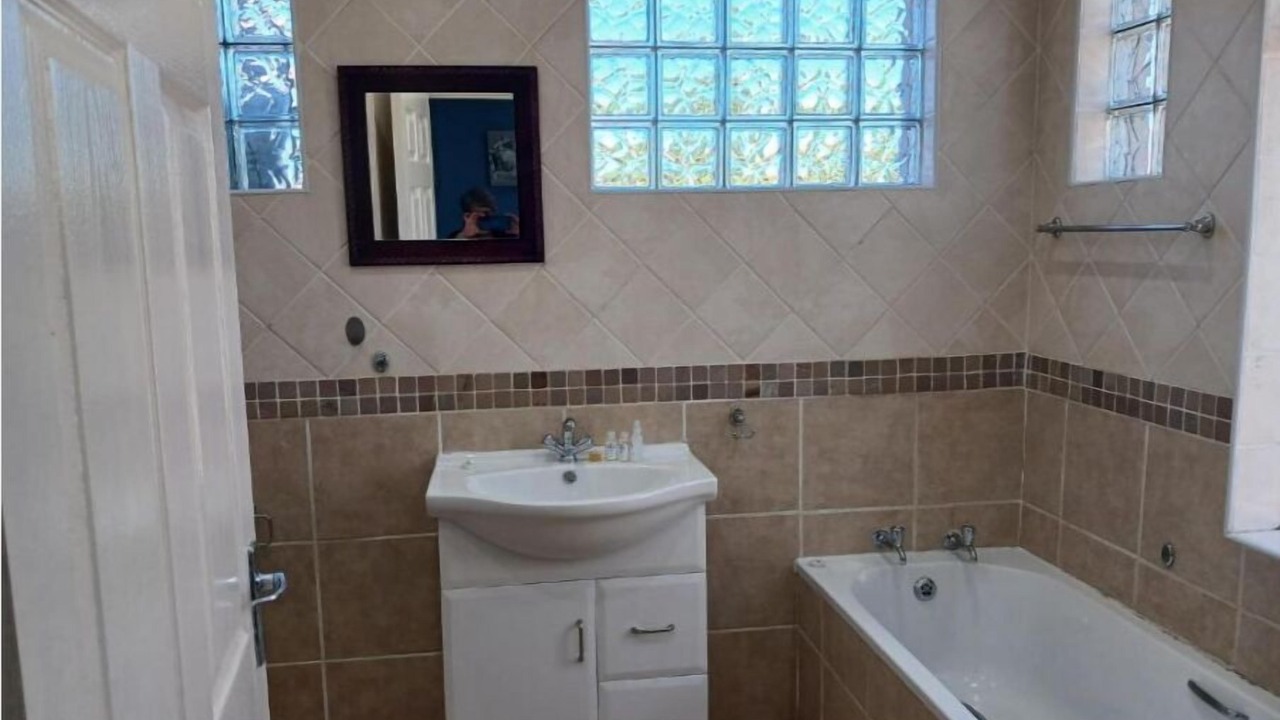Photo of Bathroom in Fichardt Park