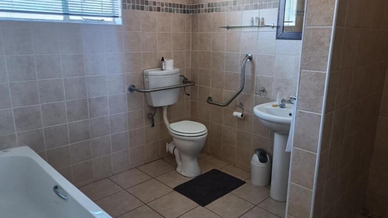 Photo of Bathroom in Fichardt Park