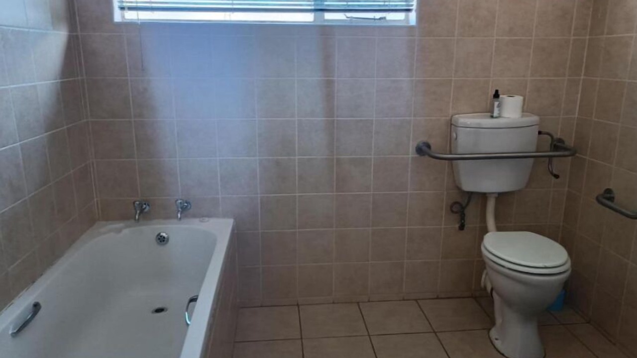Photo of Bathroom in Fichardt Park