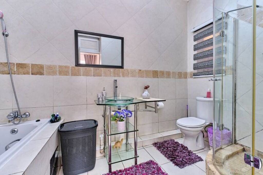 Photo of Bathroom in Woodmead