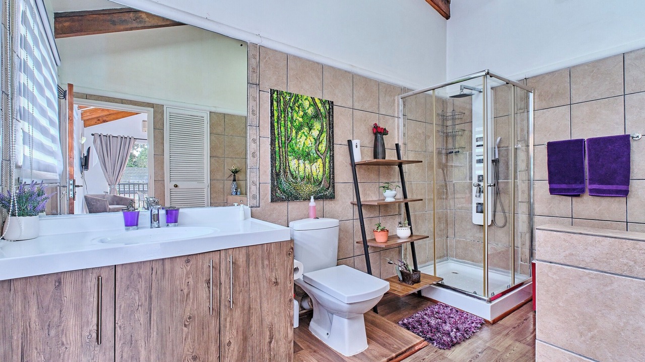 Photo of Bathroom in Woodmead