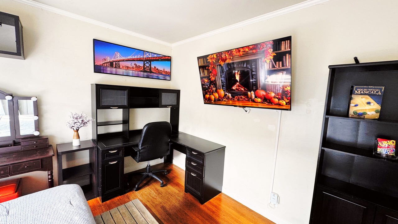 Photo of Bedroom in Eureka Valley