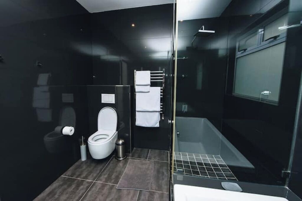 Photo of Bathroom in Sea Point Promenade