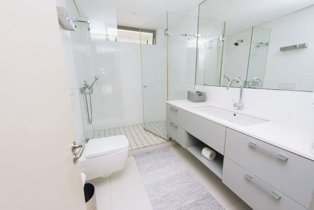 Photo of Bathroom in Sea Point Promenade