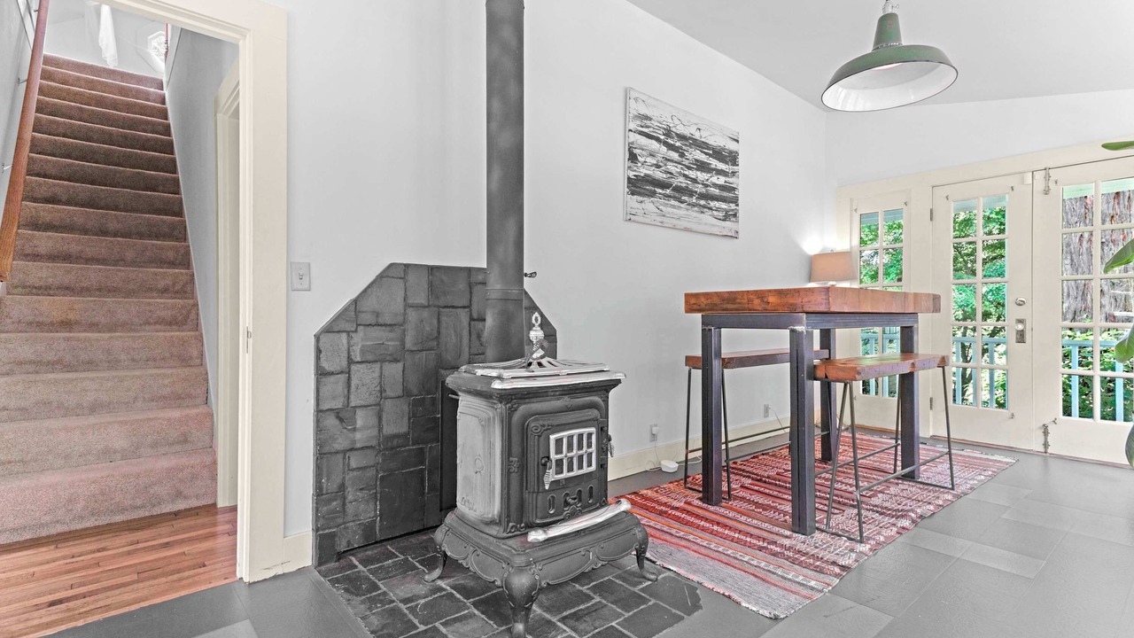 Photo of Bedroom in Guerneville
