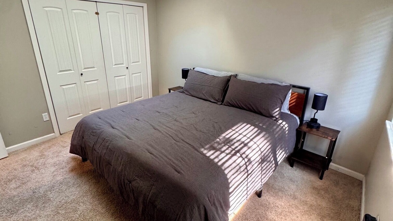 Photo of Bedroom in Country Club Estates