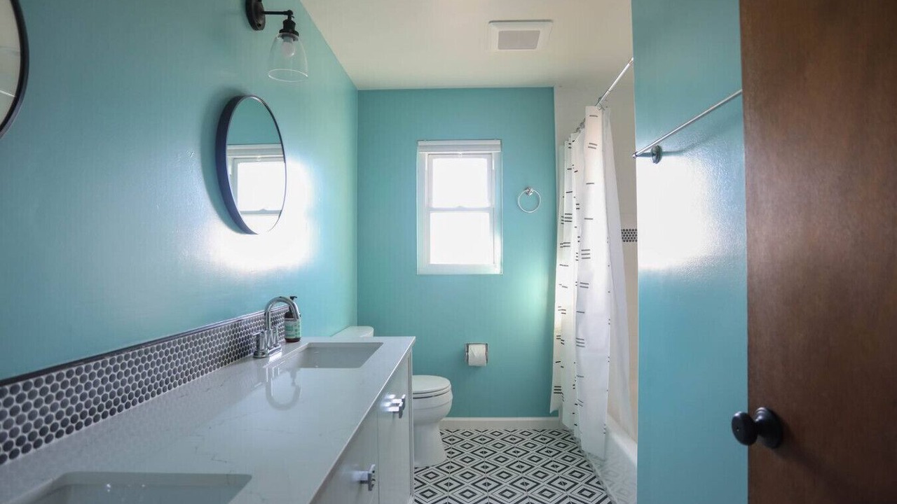 Photo of Bathroom in Redwood Heights