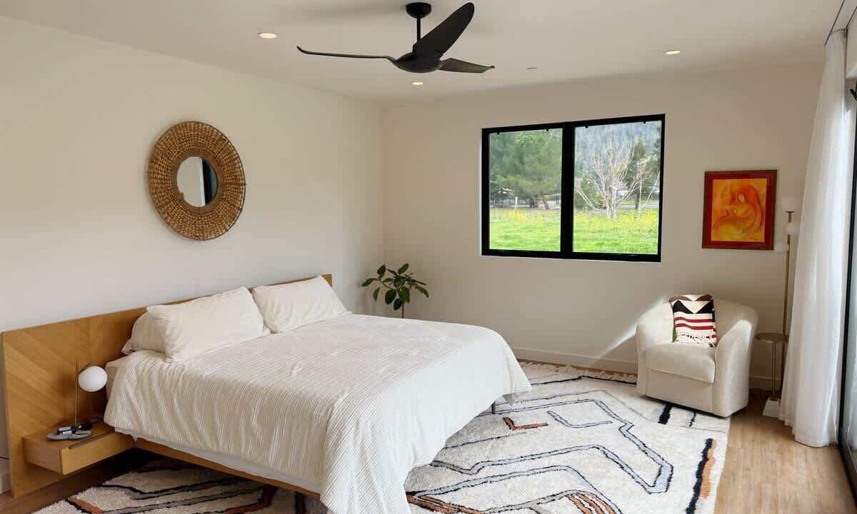 Photo of Bedroom in Kenwood