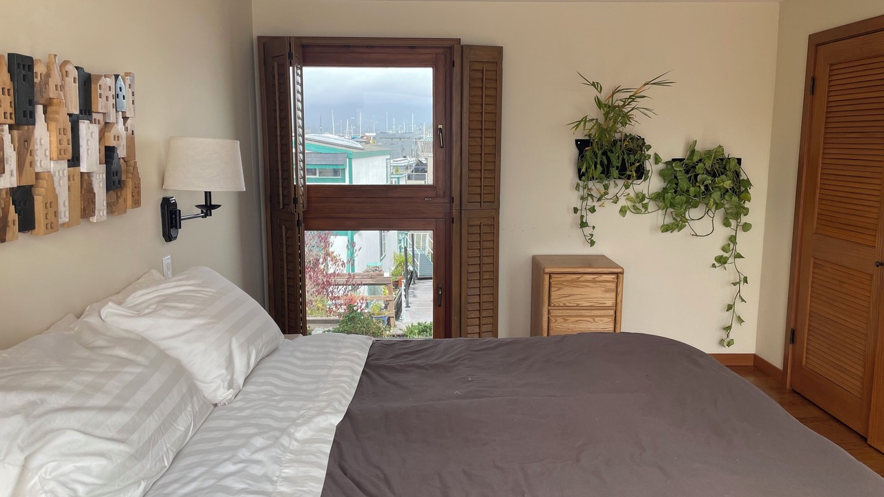 Photo of Bedroom in Marin City