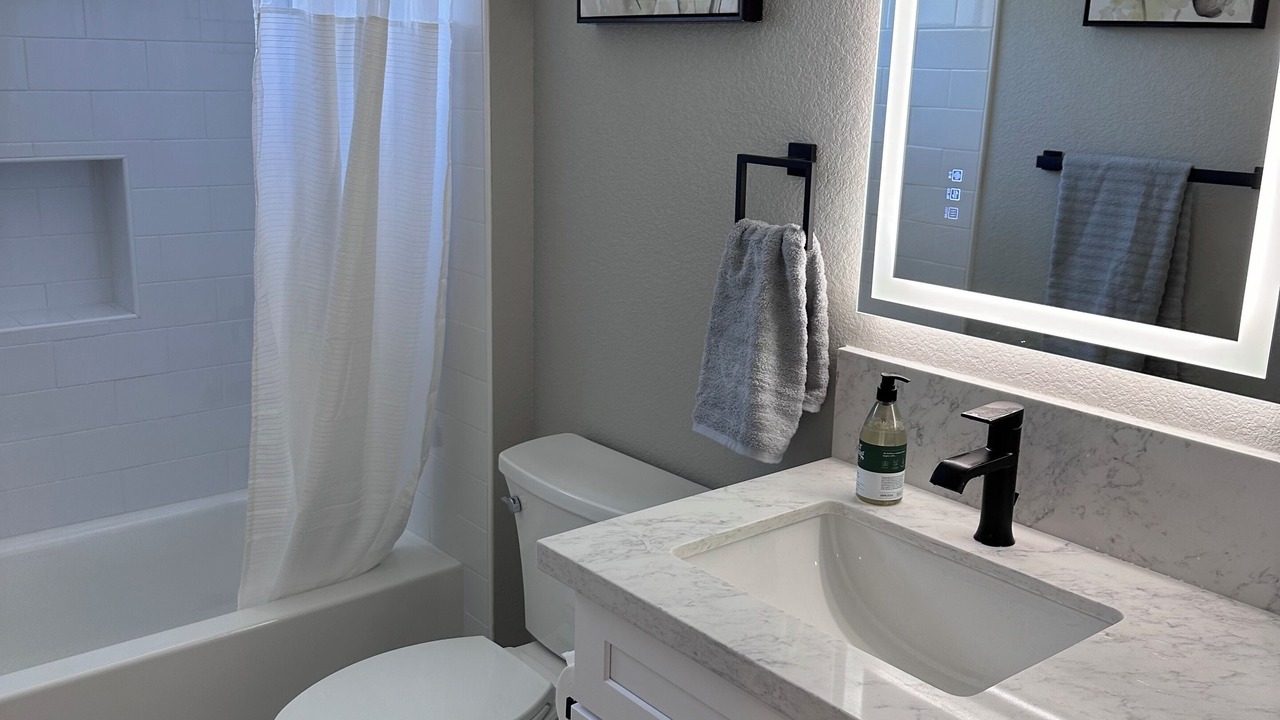 Photo of Bathroom in North Oak Park