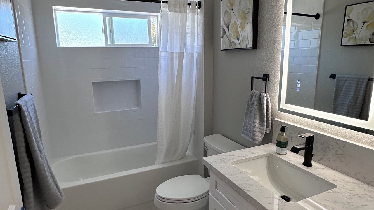 Photo of Bathroom in North Oak Park