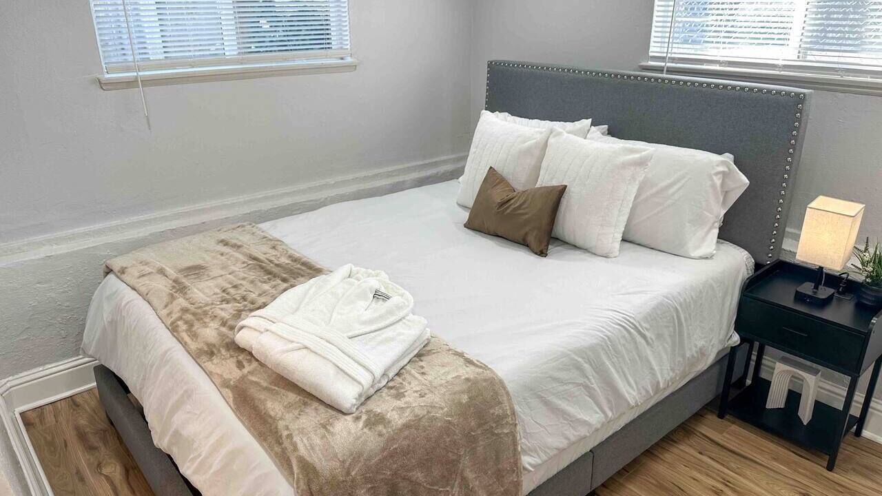 Photo of Bedroom in Downtown Sacramento