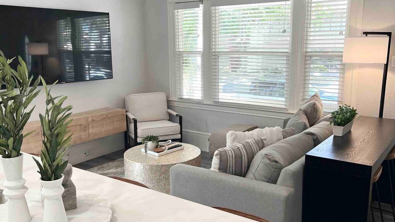 Photo of Livingroom in Downtown Sacramento